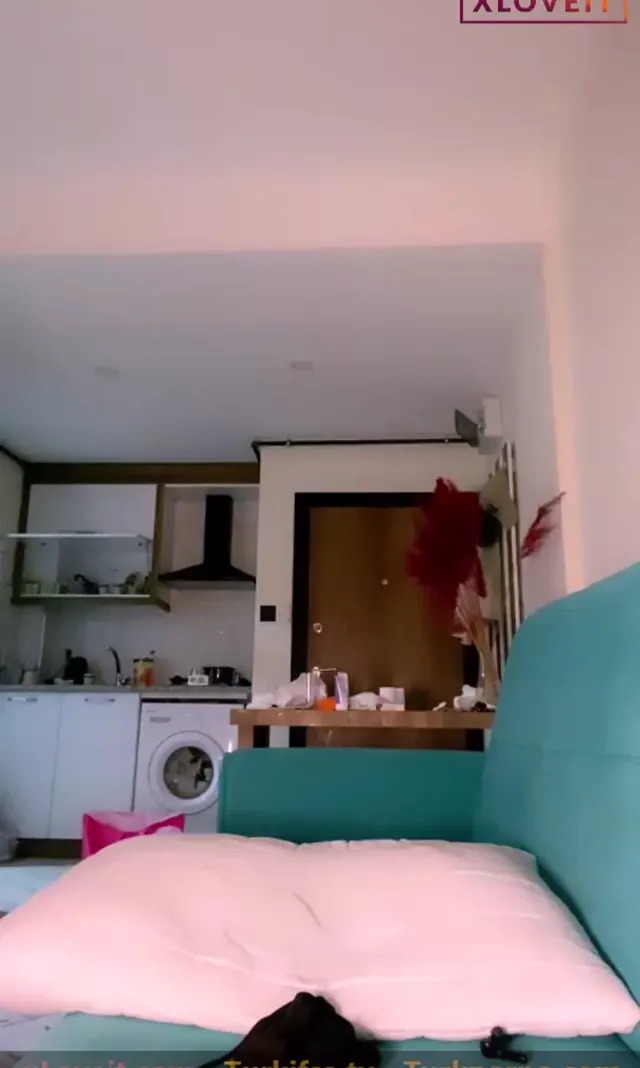 Tango Alina Rüya — Alina Rüya ifşa Türk esmer hatunun nude yayınını seyret · sahne 1