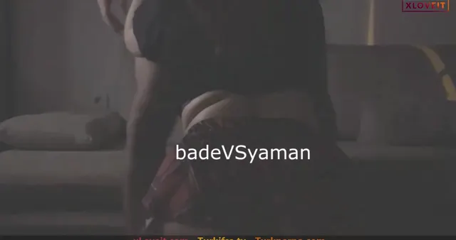Amatör Porno Bade Yaman ışıkları söndürüp koltukta sikişti — Amatör Porno · sahne 1