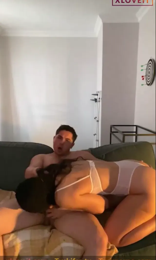 Türk Sakso Kaslı elemanla öpüşüp dalgayı ağzına aldı — Tylerheat — Türk Porno · sahne 2