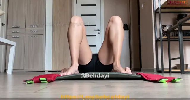 Anya Stark — Anya Stark ifşa Kamera karşısında sabah sporu yaptı · sahne 1