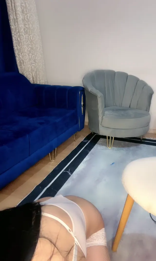 Asteria ifşa beyazlar içinde sexy yayın seyret — Asteria — Canlı Yayınlar · sahne 2