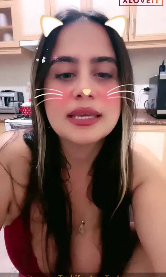 Ayşe Elbi ifşa Kırmızı gecelik büyük memeler yayında — Ayşe Elbi — Canlı Yayınlar · sahne 2