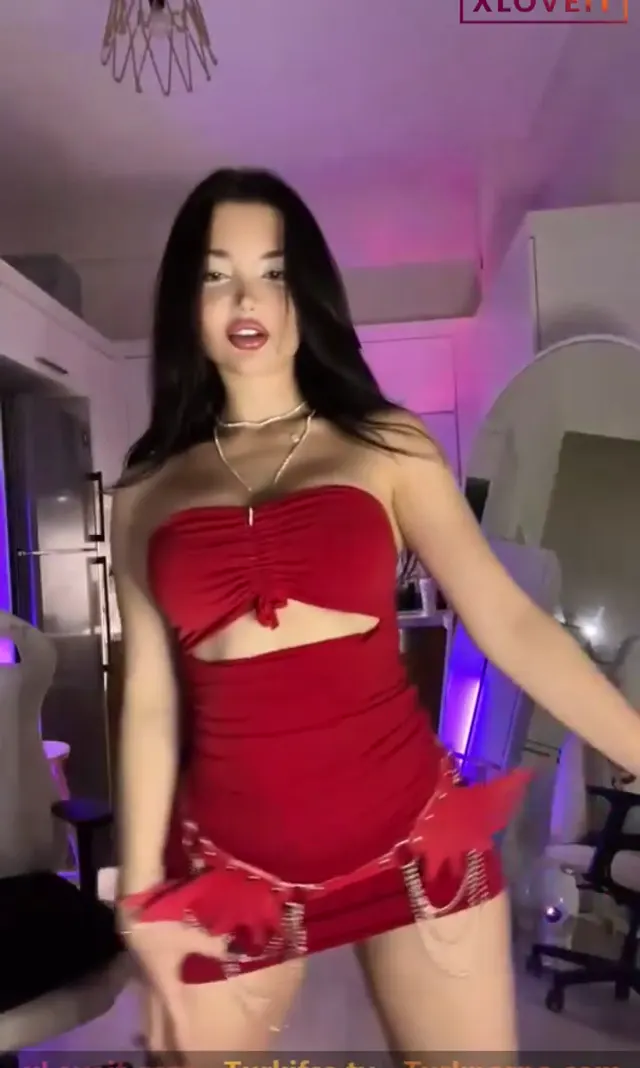 Devilina — Bigo Devilina ifşa Sexy güzel kızın full yayını · sahne 1