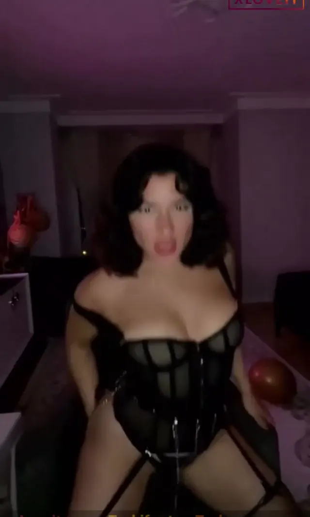 Burcu Yıldız ifşa Jartiyerli amuda kalktı ama ses yok — Canlı Yayınlar · sahne 1