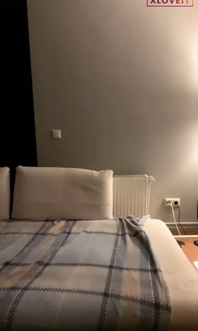 Burcu Yıldız ifşa Loş ortam yatakta dans etti — Burcu Yıldız — Canlı Yayınlar · sahne 3