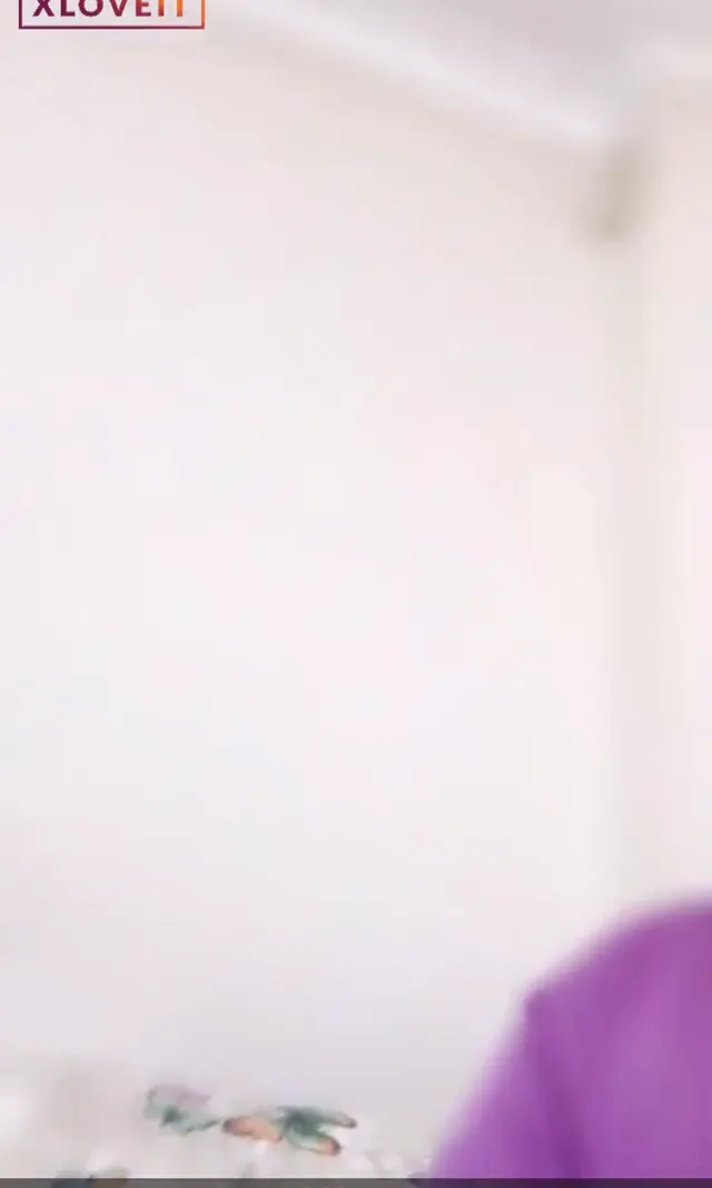 Buse Este — Buse Este ifşa nude Külot sergilediği yayın videosu · sahne 2
