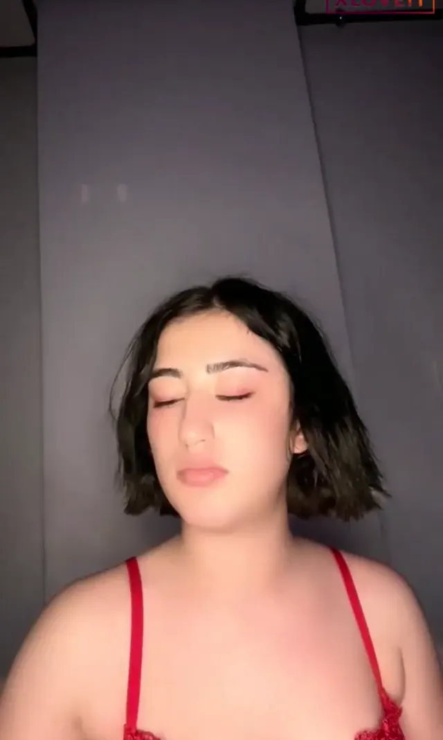 Cadı Naz ifşa Kırmızı iççamaşırlı canlı yayını — Canlı Yayınlar · sahne 1