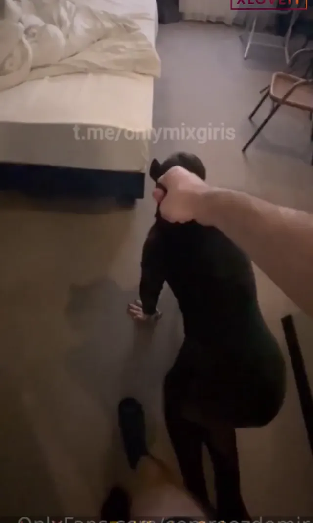 Cemre Özdemir — Cemre Özdemir ifşa Sakso Sex videoları · sahne 3
