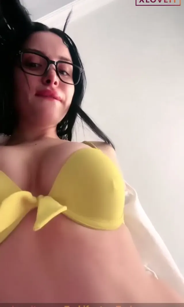 Cerenqueen — Cerenqueen ifşa Genç kızdan nude yayın izle · sahne 1