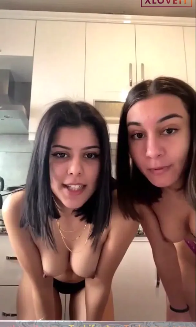 Ceyda Sevim — Ceyda Sevim ifşa 2 genç Türk kızı yayında soyundu · sahne 2
