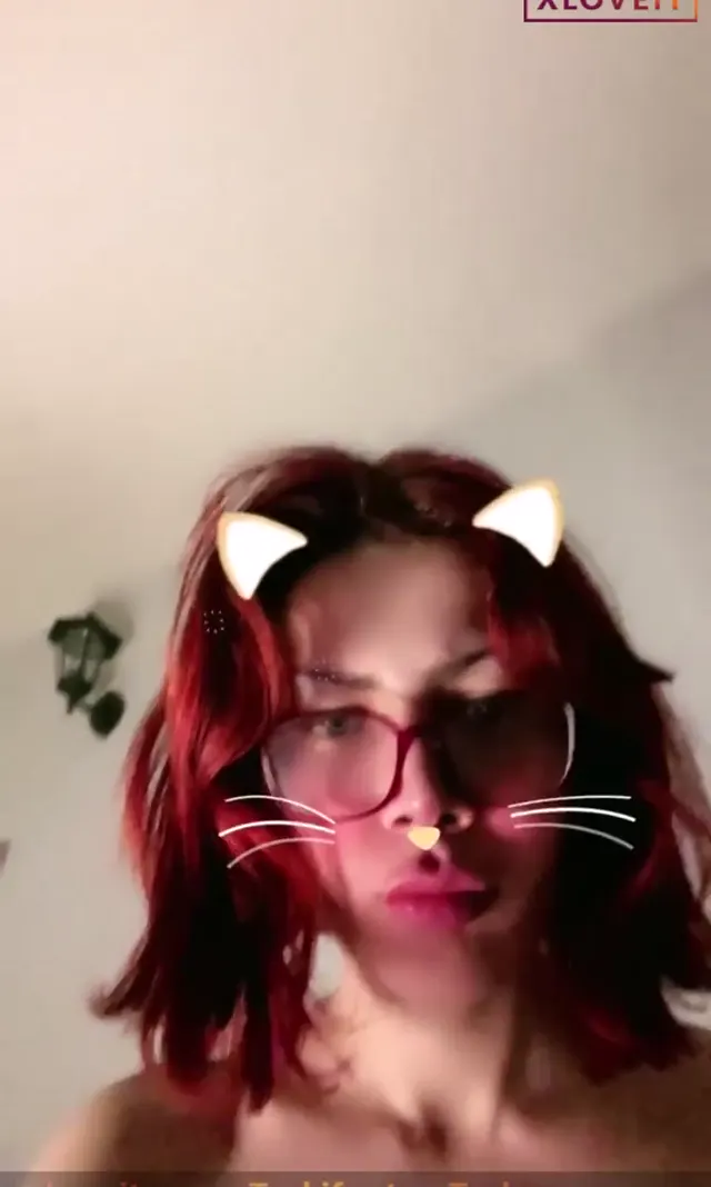 Cute Tiger ifşa Lolita kız sevgilisinin yanında yayında — Canlı Yayınlar · sahne 1