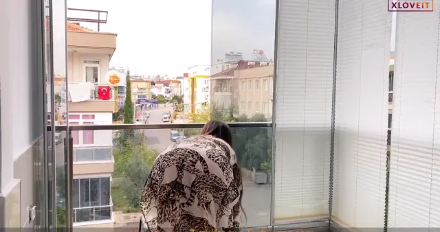 E-Kira — E-Kira ifşa Türkiyede yaşayan yabancı seksi hatun · sahne 1