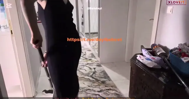 Esma ile Her Telden — Esma ile Her Telden ifşa nude Youtube katıl Part 4 seyret · sahne 3
