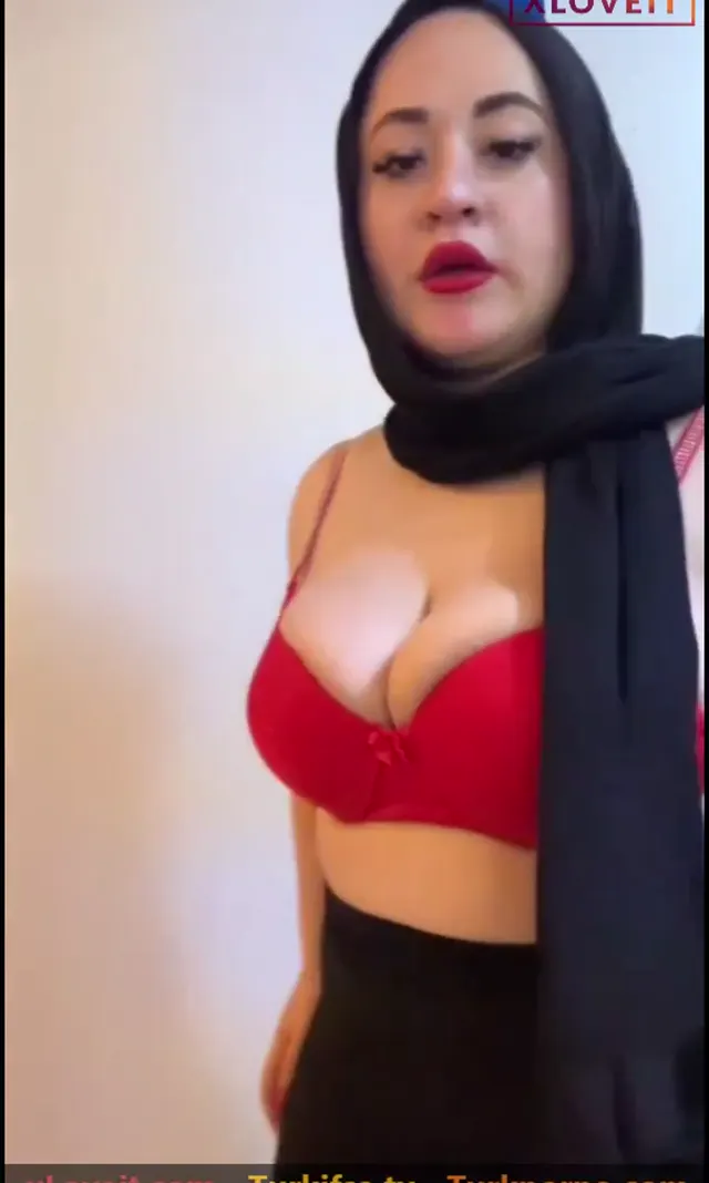 Hazal Kılınç ifşa Dildoya sakso çekip üzerine oturdu — Hazal Kılınç — Türk ifşa · sahne 1