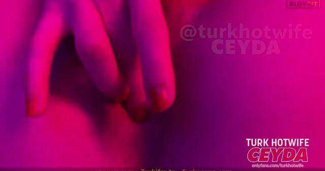 Hotwife Ceyda ifşa Kolej etekli nude video çekti — Hotwife Ceyda — Türk ifşa · sahne 3