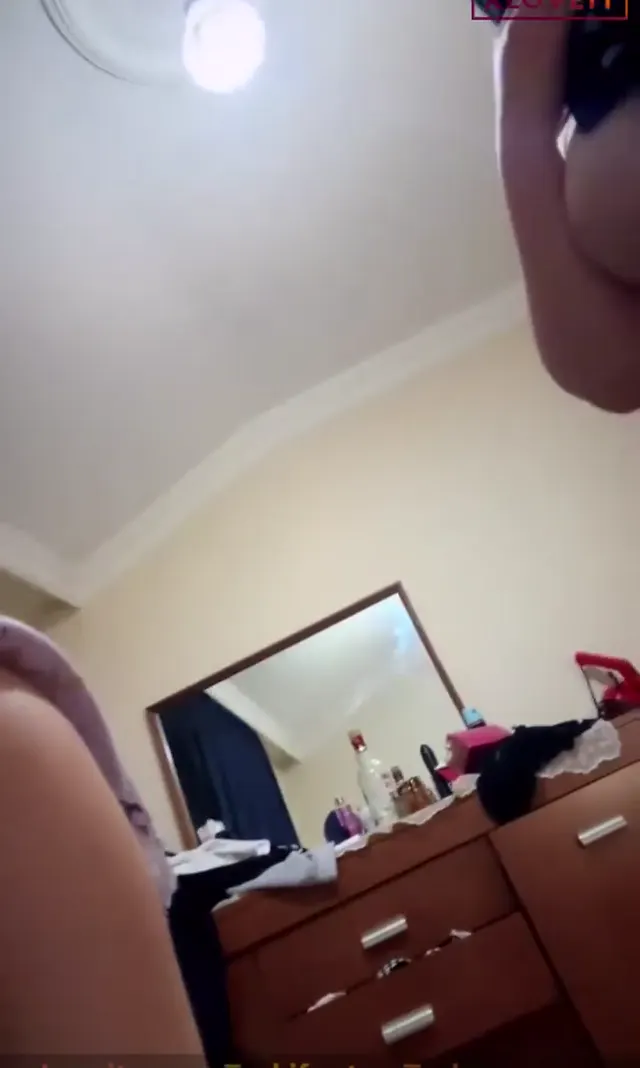 iranlı Ayşe ifşa Kankasının yanında meme amcık açtı — Canlı Yayınlar · sahne 1
