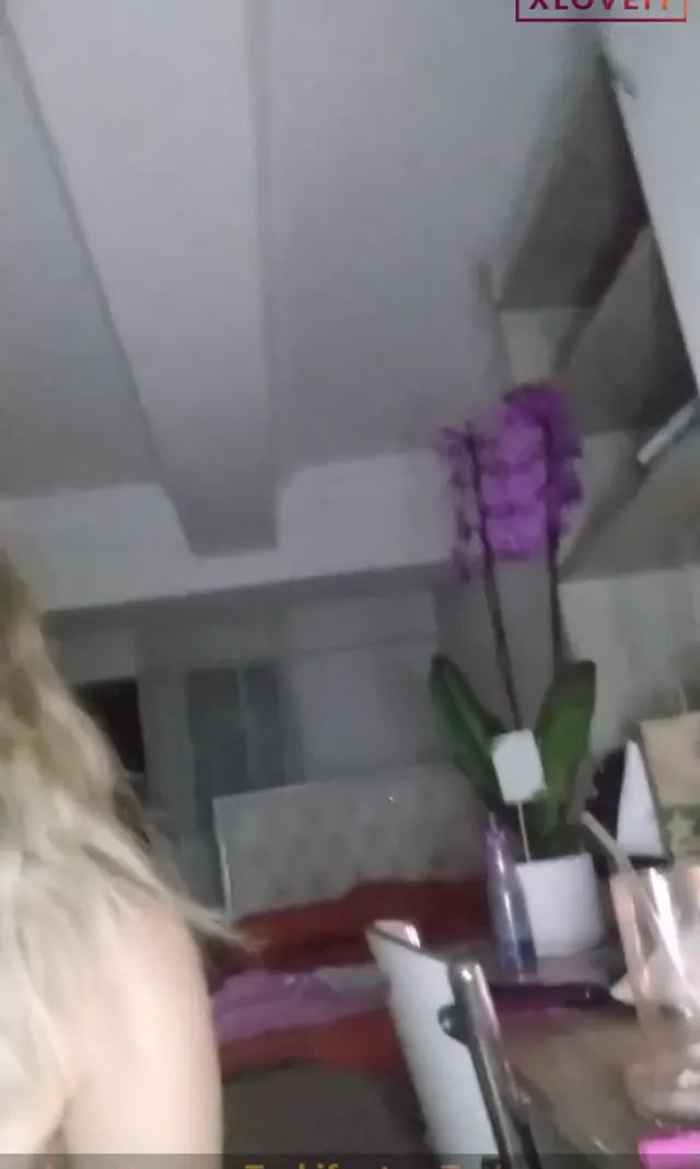 irremmmm ifşa Çıtır kızın bikinili yayın videosu — Canlı Yayınlar · sahne 3