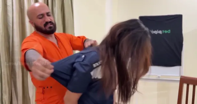 Lanet Kel — Lanet kel Porno Film Dildo Hırsızı · sahne 2