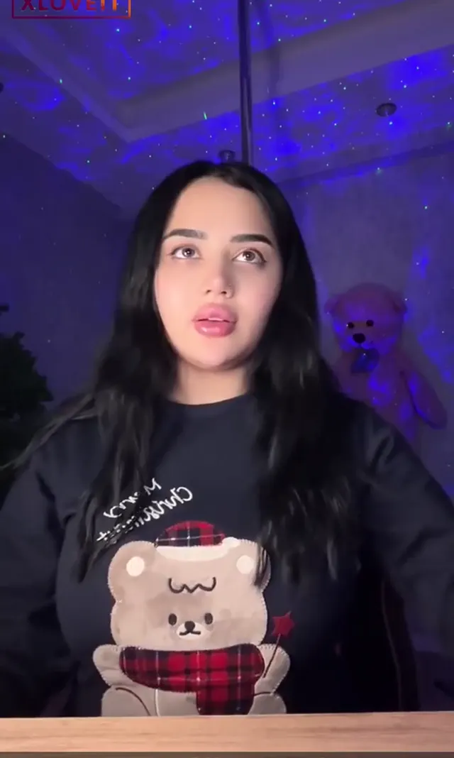 Melek Azad ifşa eski evinde twerk bari yari bari yari — Melek Azad — Canlı Yayınlar · sahne 2