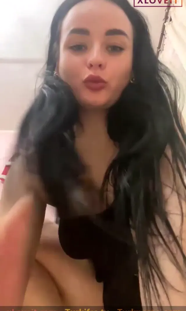 Tango Mila ifşa Güzel Türk kızından etek altı video — Tango Mila — Canlı Yayınlar · sahne 1