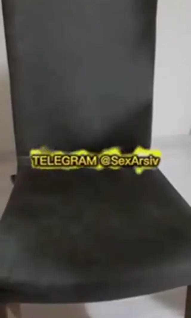 Zeynep — Milf Zeynep ifşa Azgın hatun dildoya talim etti · sahne 3