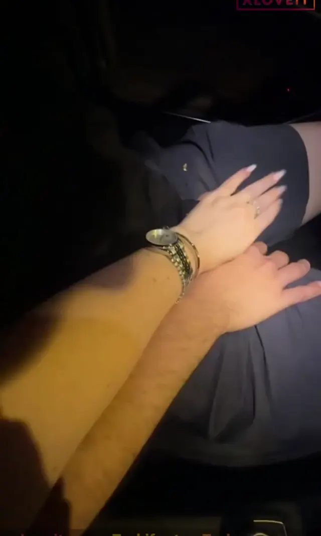 Mistress Merve ifşa Arabayla seyir halinde köles taşakları tokatladı — Mistress Merve — Türk ifşa · sahne 2