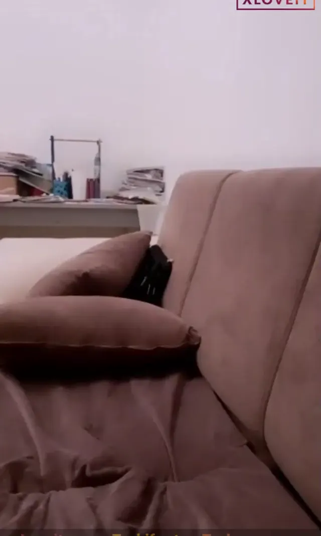 Liseli ifşa Nisa vücudunu nude sergiledi — Canlı Yayınlar · sahne 2