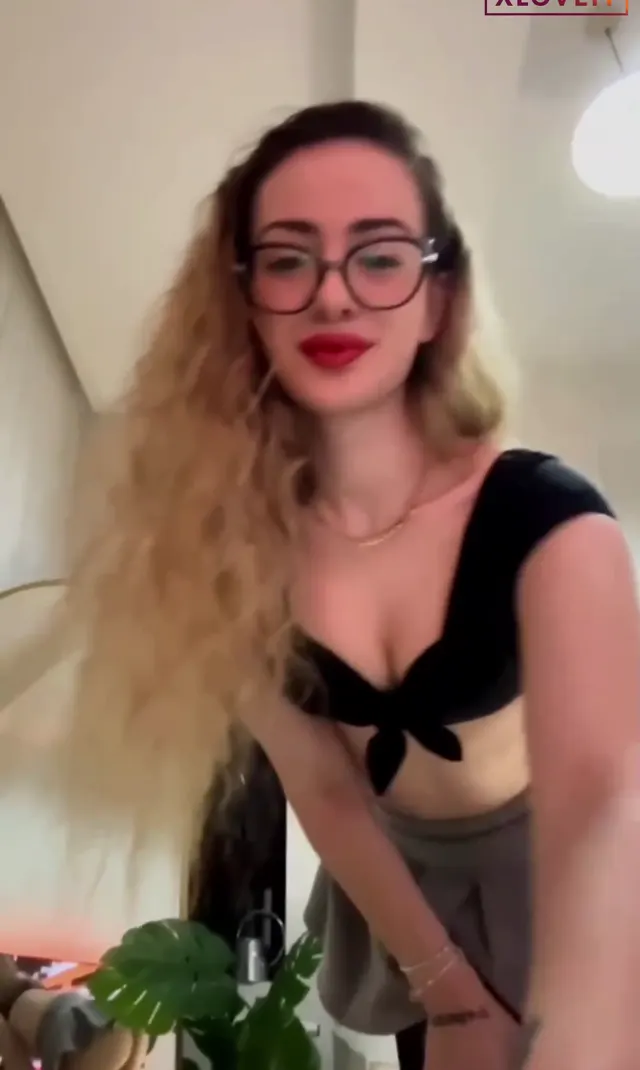 Öznur Güven ifşa nude sexy videolar seyret — Öznur Güven — Türk ifşa · sahne 3