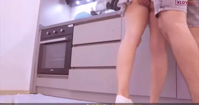 Porno film Kyla Suzin yemek öncesi 1 posta sikildi — KylaSuzin — Mobil Porno · sahne 1