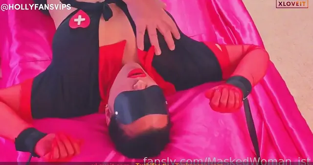 Porno Film Masked Woman gözleri bağlı zevkle sikildi — Masked Woman — Konulu Porno · sahne 1