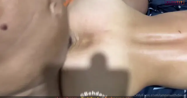 Porno video Angelwithdevil Kalın yarrağı zorla amına aldı — Mobil Porno · sahne 1