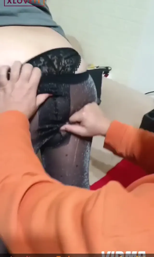 Sakso izle 2 hatuna sırayla yalattı — Amatör Porno · sahne 1