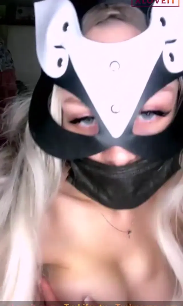 Simge Kalender ifşa Efsane hatundna nude show izle — Simge Kalender — Canlı Yayınlar · sahne 1
