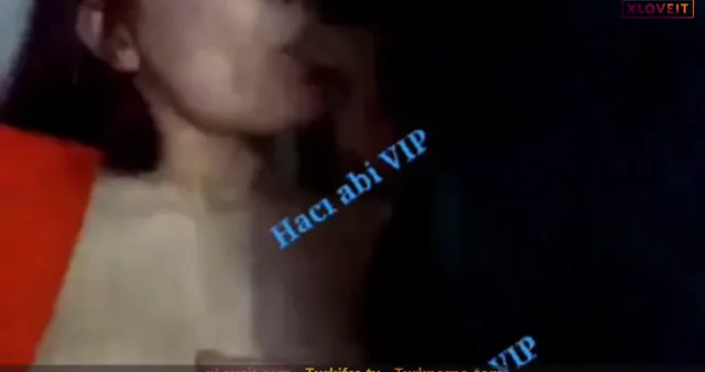 Sevişme — Sevişme Porno Sinsirella sakso çekip memelerini yalattı · sahne 2