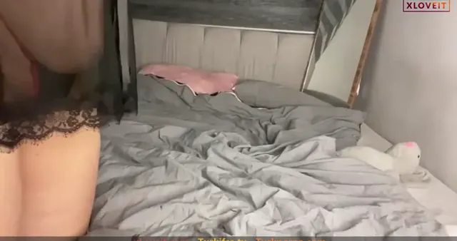 Şişman ifşa Selen geceliğin altından amına dildo sapladı — Canlı Yayınlar · sahne 2
