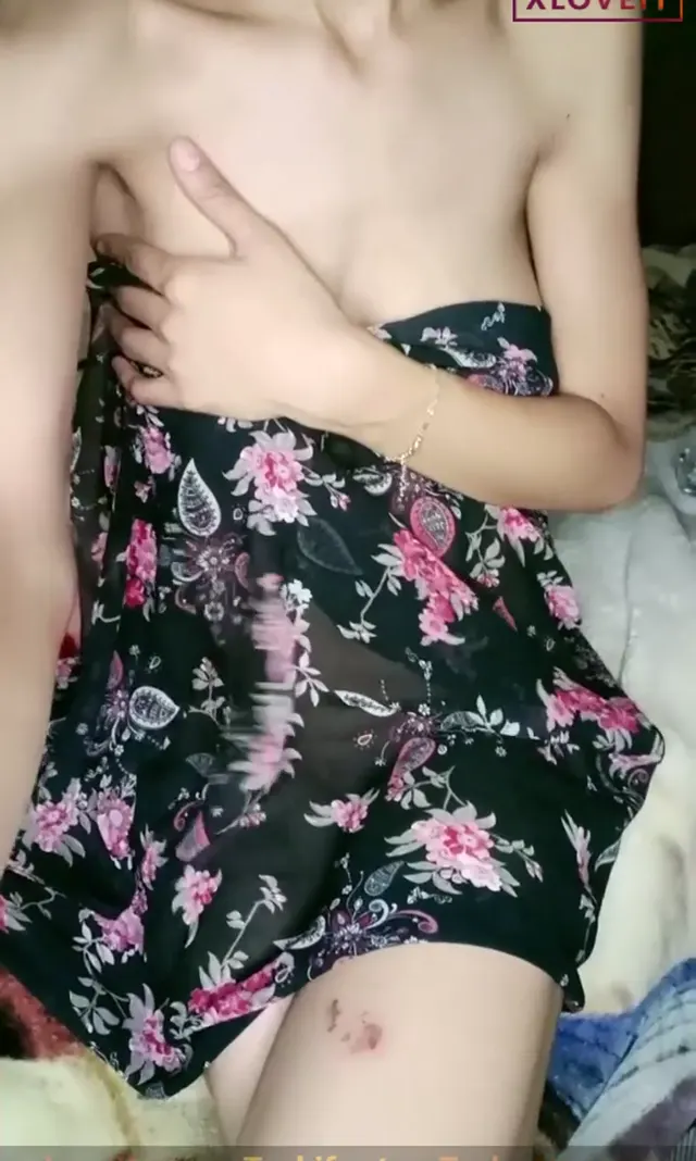 Sulu Sulu ifşa Ateşli hatun amcığını gösterdi — Bedava Porno · sahne 2
