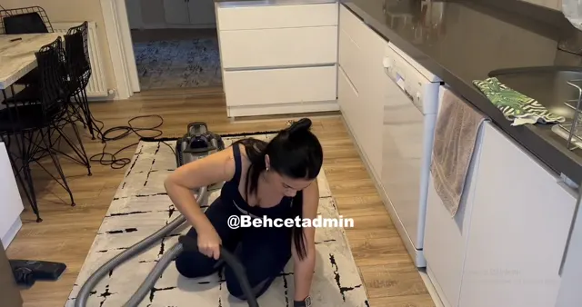 Talya Burcu ifşa Sexy hatun mutfağı süpürdü — Talya Burcu — Türk ifşa · sahne 2