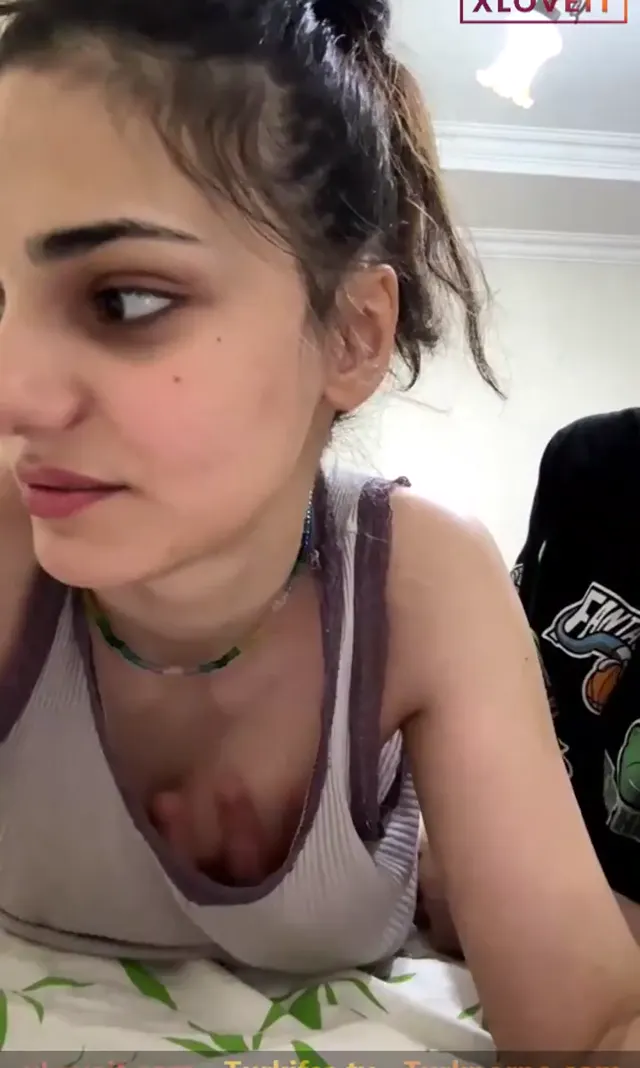 Tango Aden ifşa Sikicisi aşkla kalçalarıyla oynadı — Tango Aden — Canlı Yayınlar · sahne 2