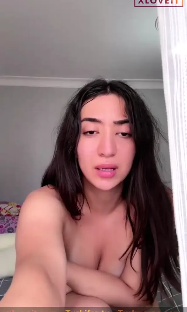 Tango Asen — Tango Asen ifşa genç kızın odasında uzun nude yayını · sahne 3