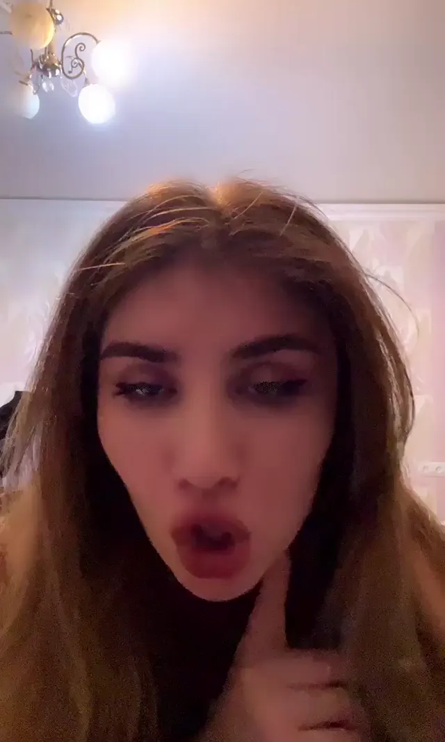 Bestia ifşa Sağlam fizikli hatundan video — Canlı Yayınlar · sahne 1