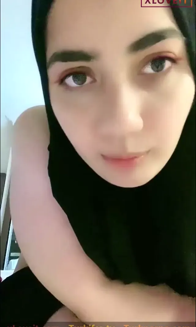 Tango Donat ifşa nude Türbanıyla vücudunu gizledi — Türbanlı Donat — Canlı Yayınlar · sahne 2