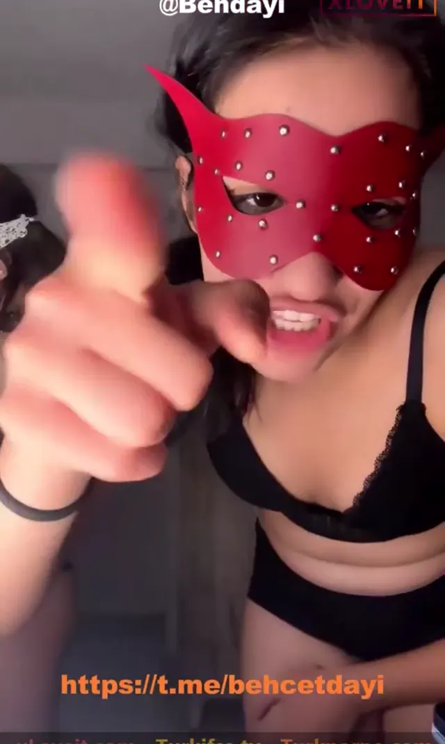Tango Hilal ifşa 2 ateşli kaşar yayında oynaştı — Canlı Yayınlar · sahne 3