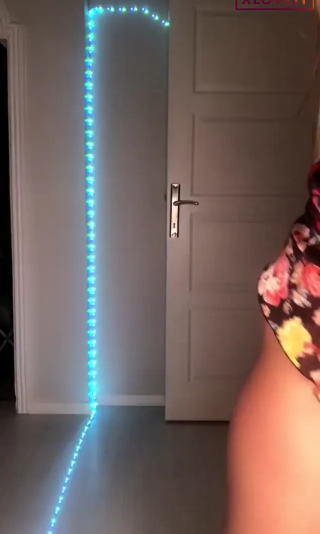 Tango Lilu ifşa Sexy hatundan canlı yayın seyret — Canlı Yayınlar · sahne 2