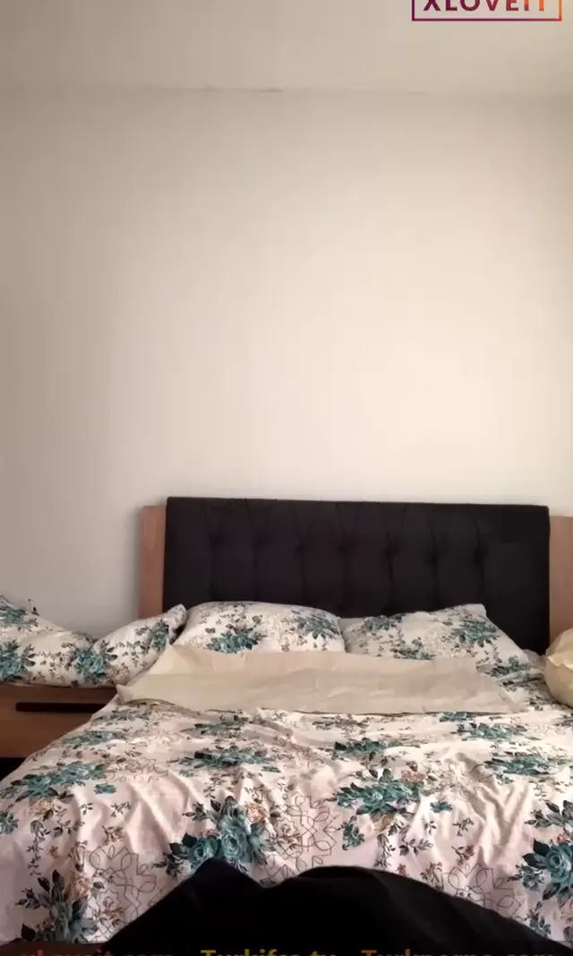 Tango Nuray ifşa Güzel memeli hatun odasında sergiledi — Bedava Porno · sahne 2