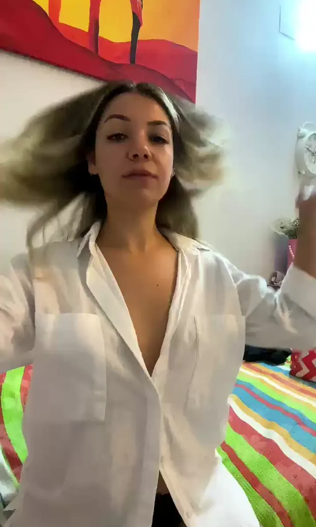 Tango Selay ifşa Gömlekli iç çamaşırlı yayınını seyret — Canlı Yayınlar · sahne 1