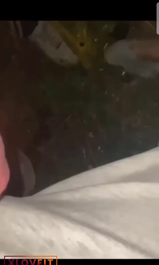 Türk kızı sarhoş edip parkta sikiyorlar — Amatör Porno · sahne 1