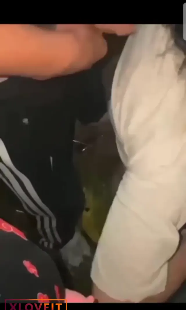 Türk kızı sarhoş edip parkta sikiyorlar — Amatör Porno · sahne 2