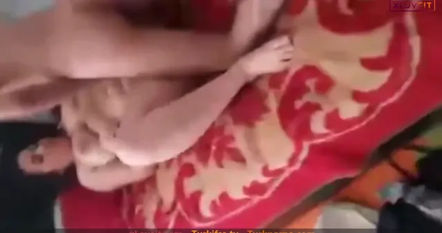 Üniversiteli porno Öğrenci evinde sırada bekleyenler var — Amatör Porno · sahne 1