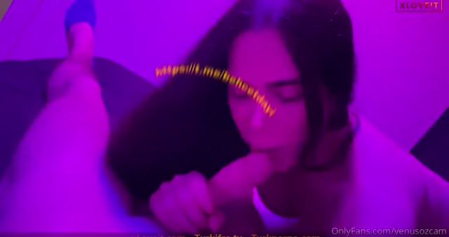 Venüs Özçam Porno Uzun sike sakso çekti — Venüs Özçam — Mobil Porno · sahne 1