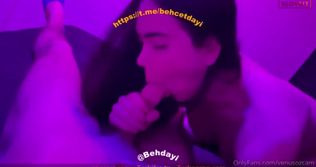 Venüs Özçam Porno Uzun sike sakso çekti — Venüs Özçam — Mobil Porno · sahne 3